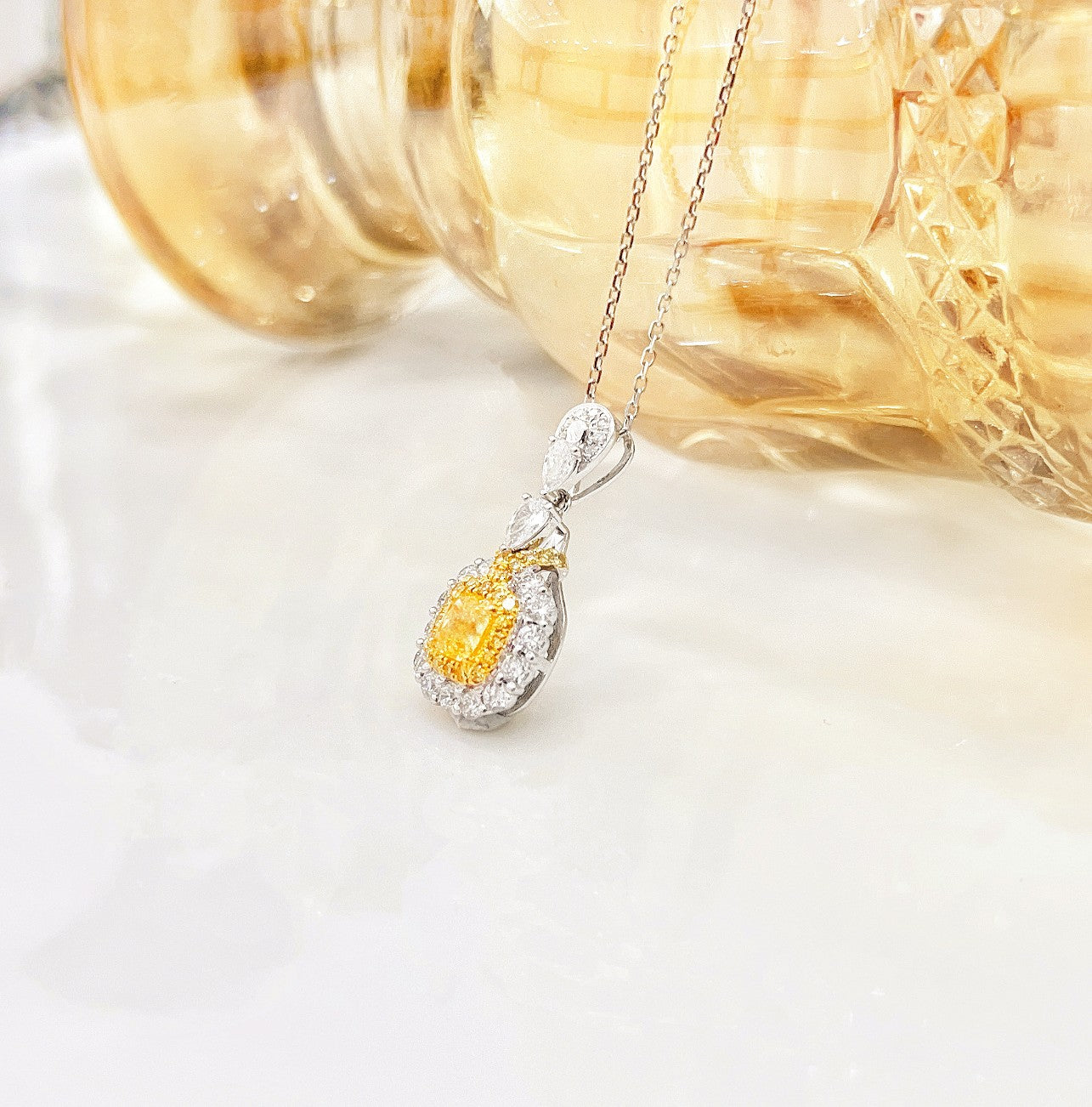 18K Yellow Gold Diamond Pillow-shaped Split-color V-shaped Necklace - Yellow Diamond Necklace