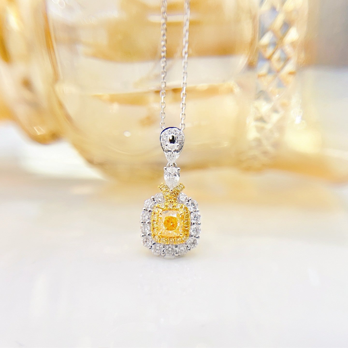 18K Yellow Gold Diamond Pillow-shaped Split-color V-shaped Necklace - Yellow Diamond Necklace