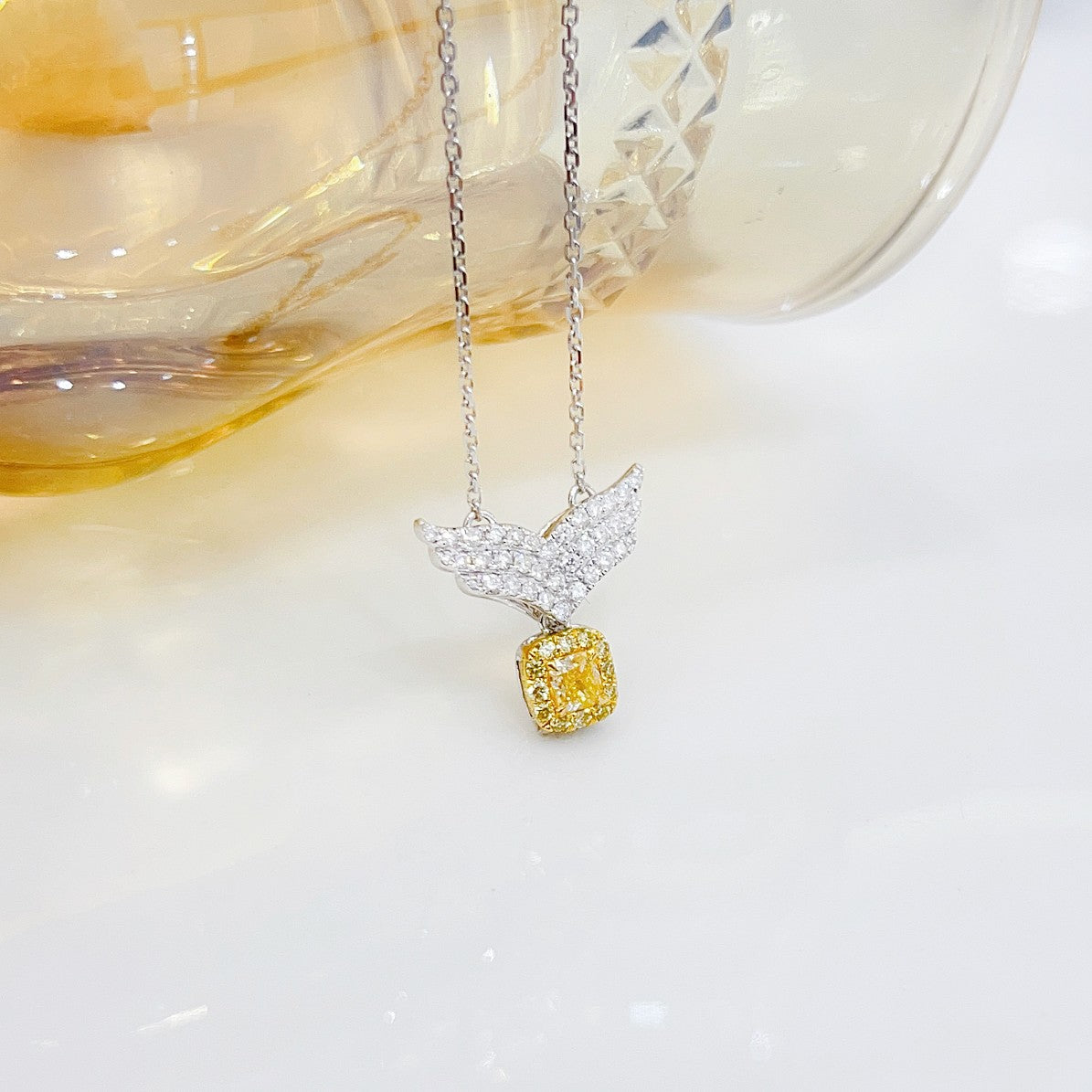 18K Yellow Gold Diamond Pillow-Shaped Wing Necklace - Exquisite Jewelry - Yellow Diamond Necklace