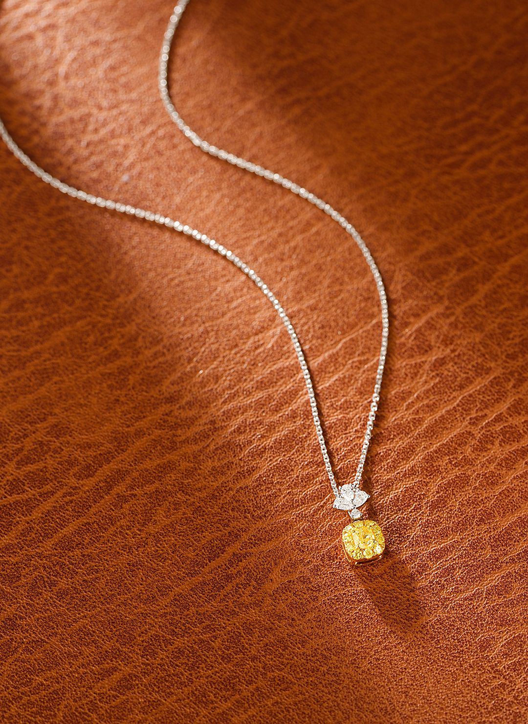 18K Yellow Gold Diamond Pineapple Necklace - Exquisite Jewelry - Yellow Diamond Necklace