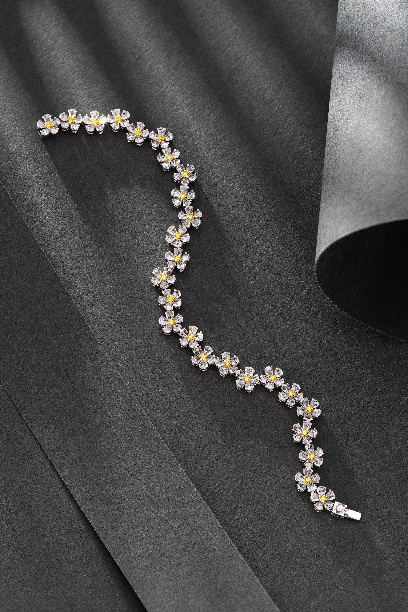 18K Yellow Gold Diamond Rose Flower Bracelet - Exquisite Jewelry - Yellow Diamond Bracelet