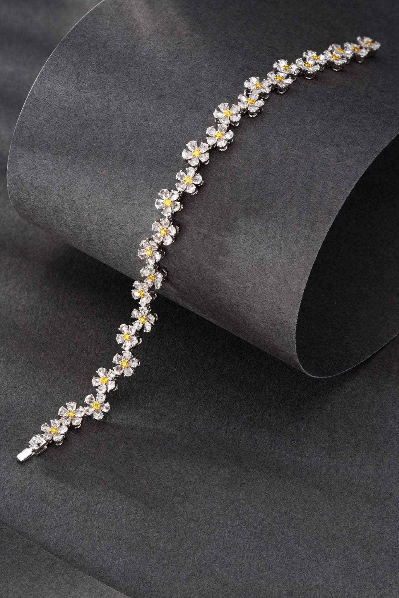 18K Yellow Gold Diamond Rose Flower Bracelet - Exquisite Jewelry - Yellow Diamond Bracelet