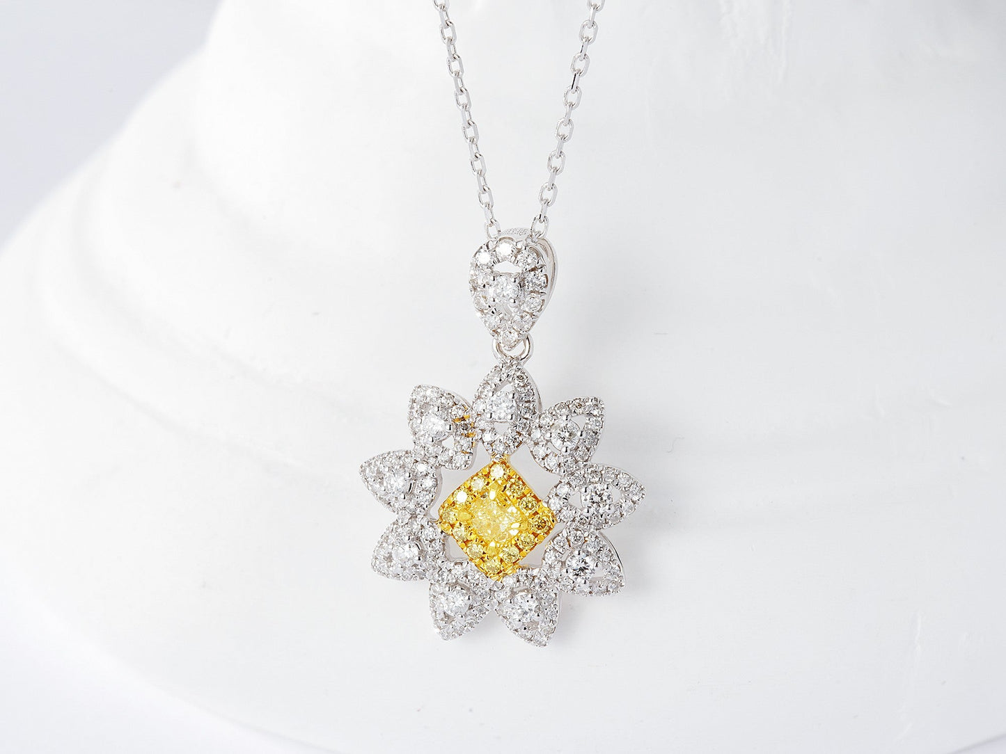 18K Yellow Gold Diamond Sunflower Pendant Necklace - Exquisite Jewelry - Yellow Diamond Necklace