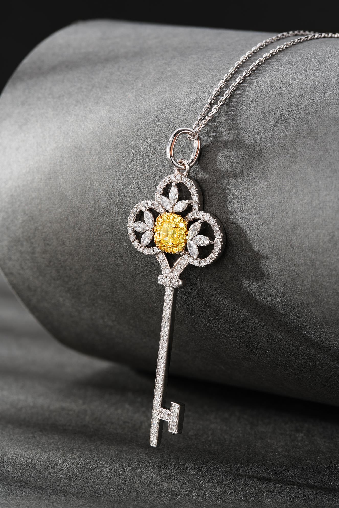 18K Yellow Gold Diamond Three-Leaf Marquise Key Pendant Jewelry - Yellow Diamond Necklace