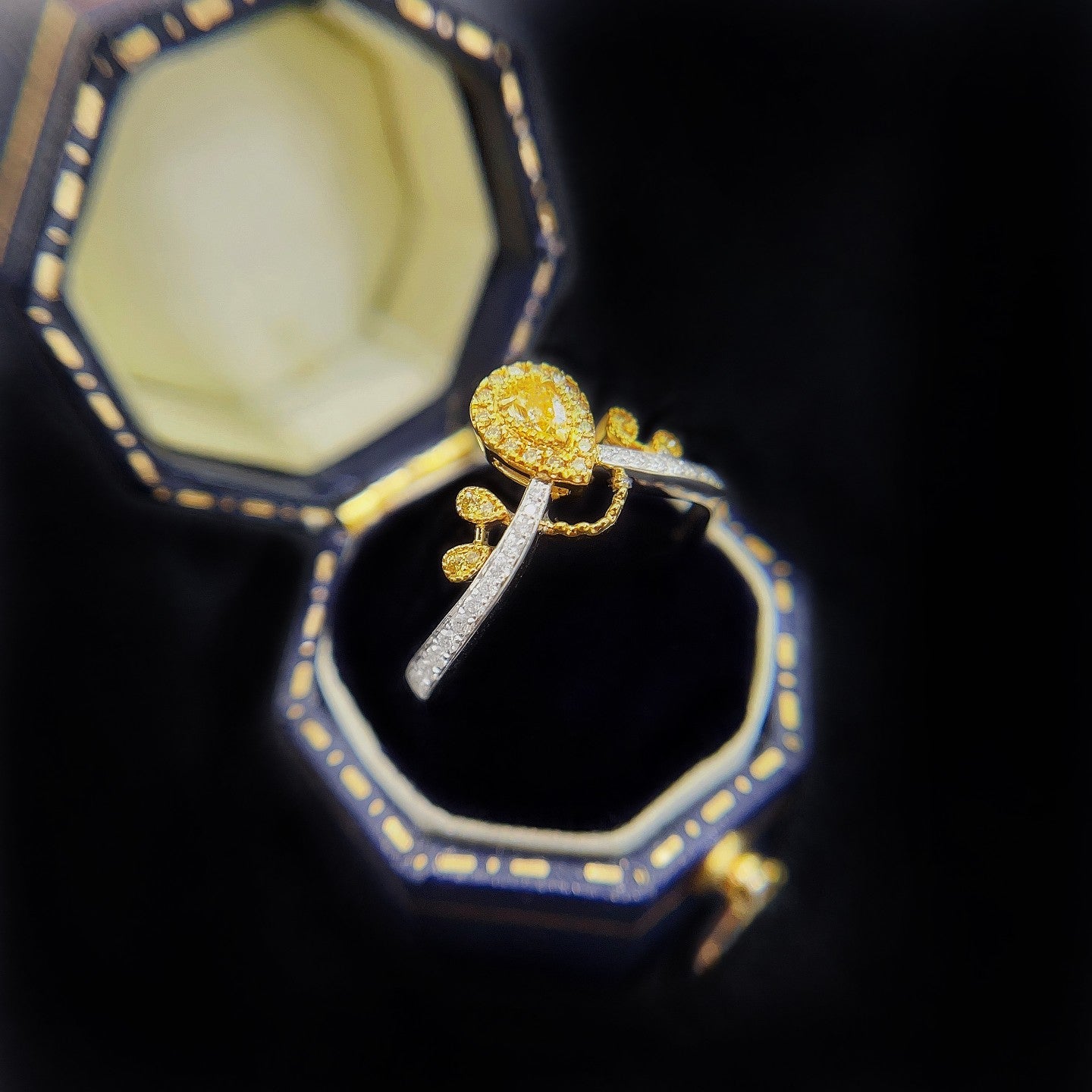 18K Yellow Gold Diamond Waterdrop Crown Colorful Ring - Exquisite Jewelry - Yellow Diamond Ring