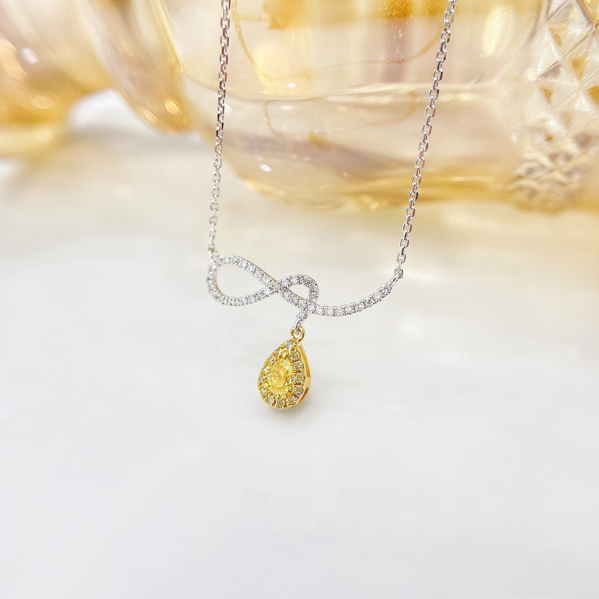 18K Yellow Gold Diamond Waterdrop Pendant Necklace - Exquisite Jewelry - Yellow Diamond Necklace