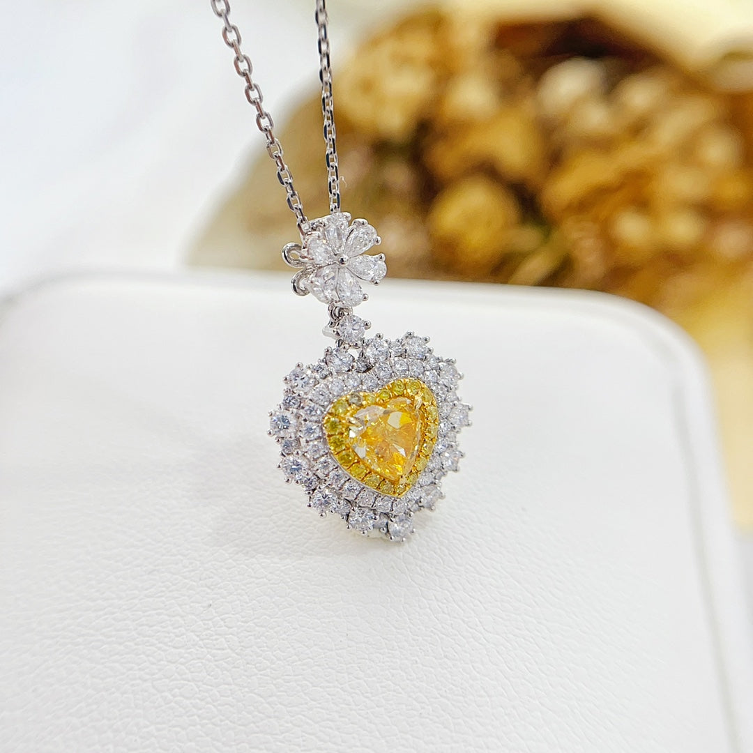 18K Yellow Gold Heart-Shaped Diamond Five-Flower Pendant Necklace - Yellow Diamond Necklace