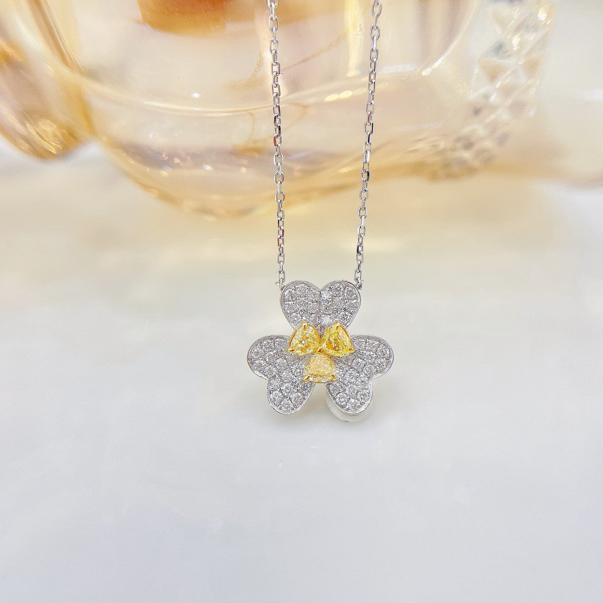 18K Yellow Gold Heart-Shaped Three-Leaf Diamond Necklace - Yellow Diamond Necklace