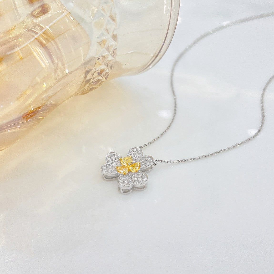 18K Yellow Gold Heart-Shaped Three-Leaf Diamond Necklace - Yellow Diamond Necklace