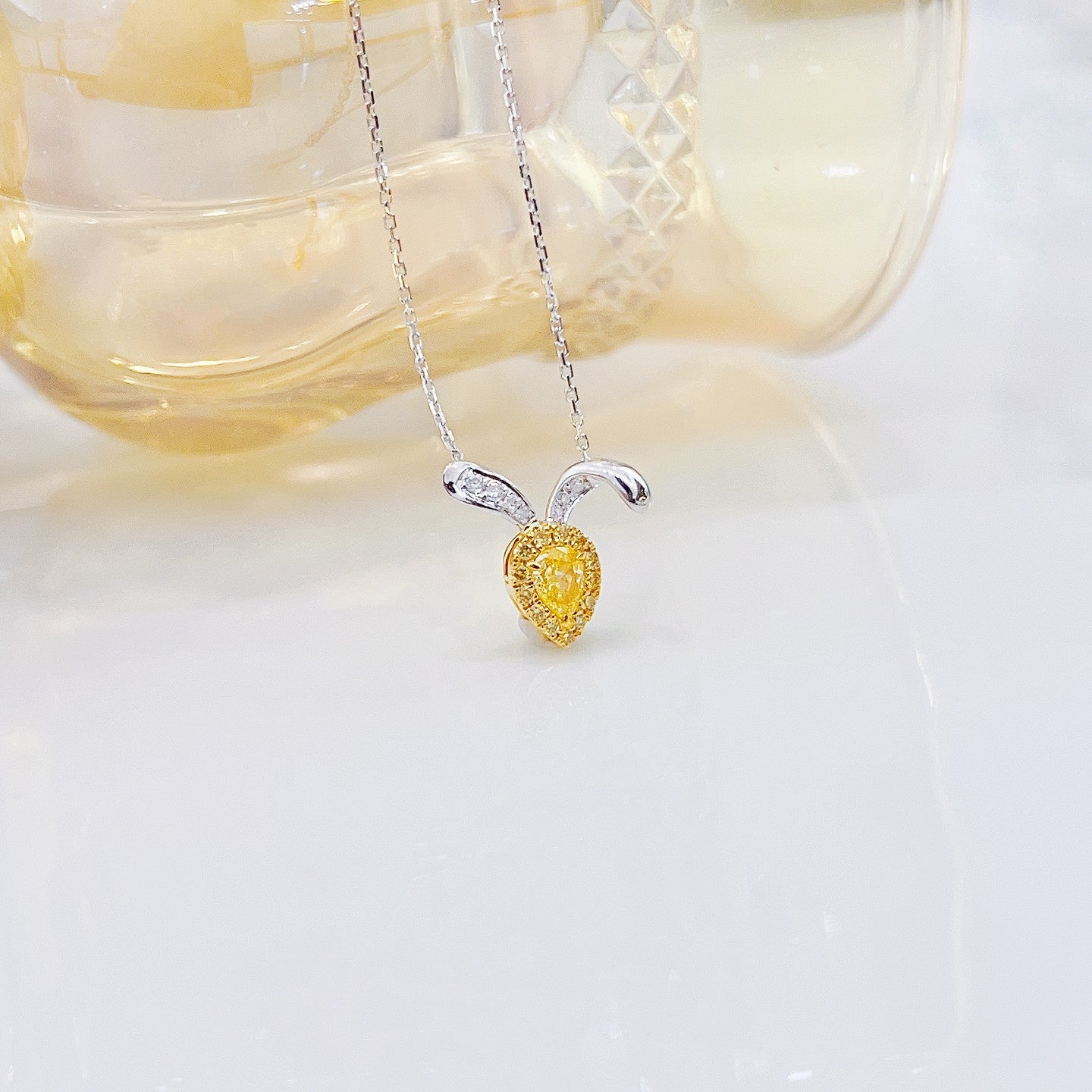 18K Yellow Gold Rabbit Ear Pendant with Diamond and Yellow Diamond - Elegant Jewelry Choice - Yellow Diamond Necklace