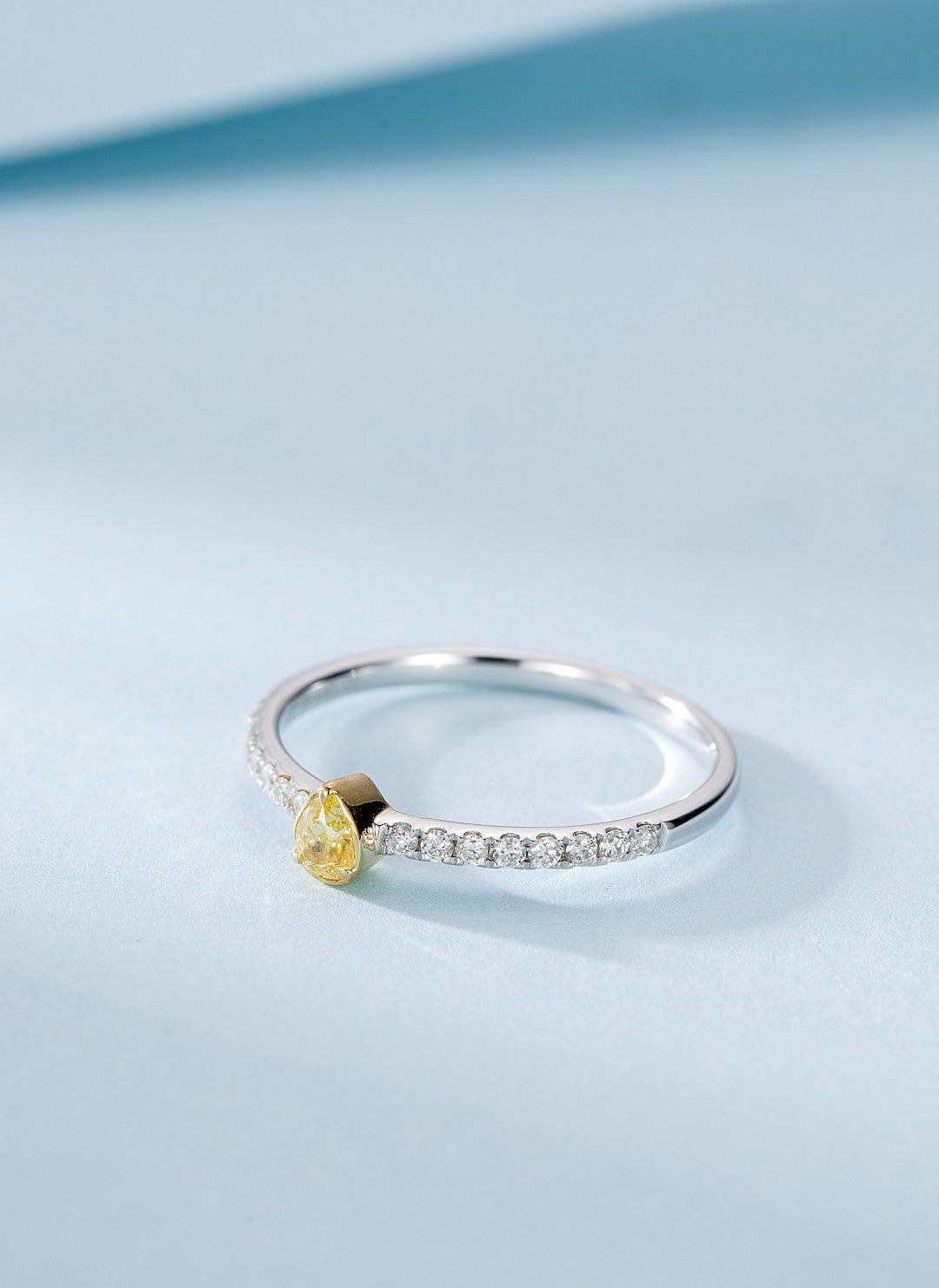 18K Yellow Gold Single Diamond Teardrop Ring | Premium Jewelry - Yellow Diamond Ring