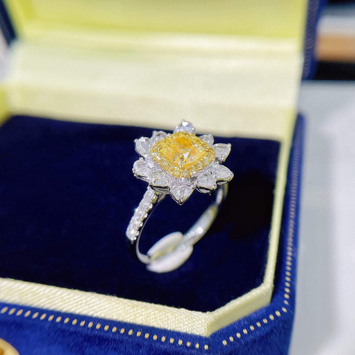 18K Yellow Gold Sunflower Diamond Ring with AGL Certificate | Premium Jewelry - Yellow Diamond Ring