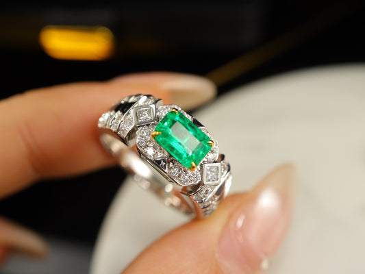 Vintage Panjshir Emerald Ring - A Unique Jewelry Piece