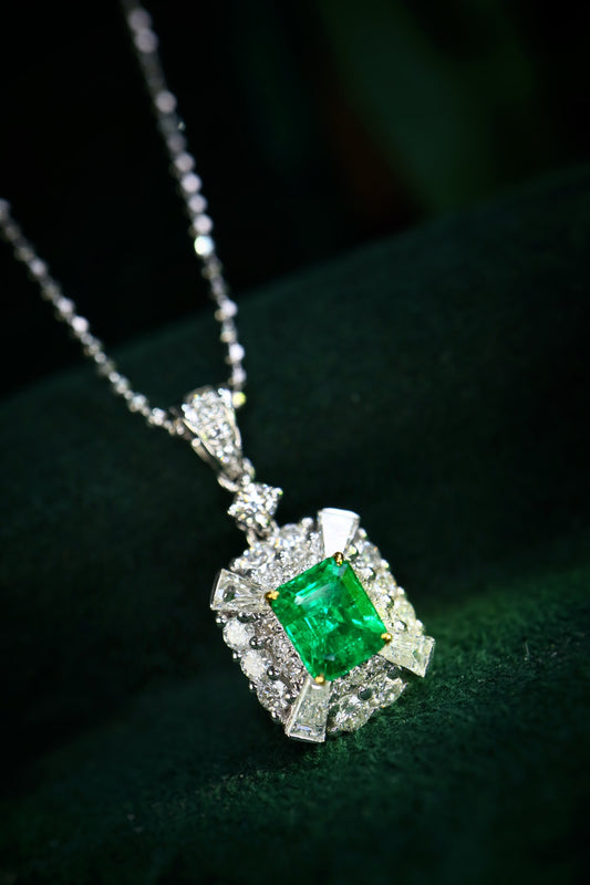 Panjshir Emerald Pendant - A Mesmerizing Jewelry Piece