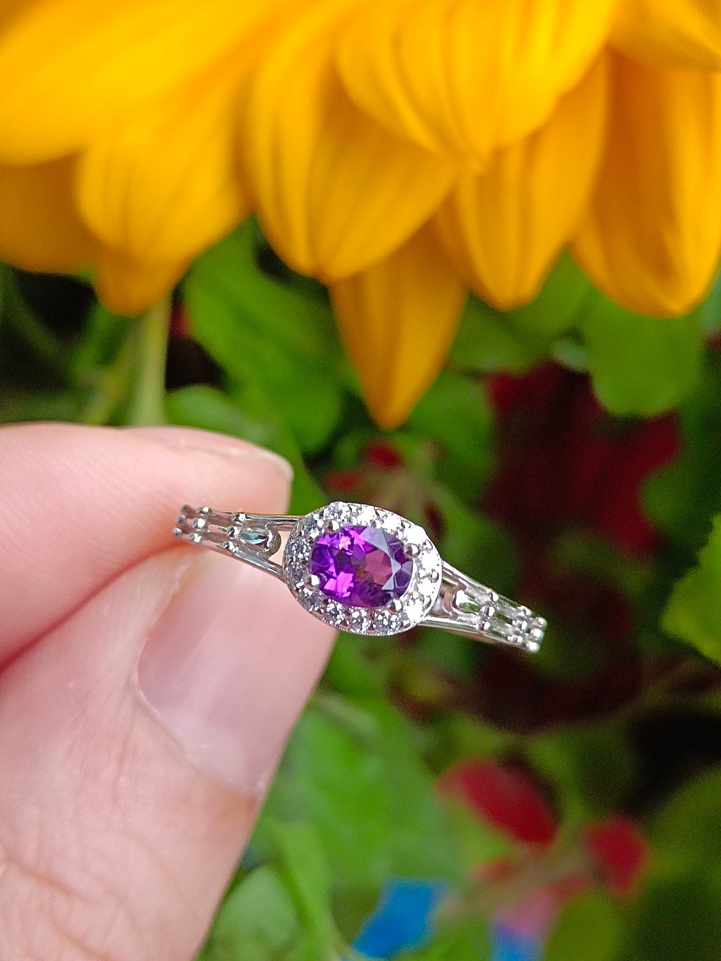 Elegant Natural Amethyst Ring - A Must-Have Jewelry Piece