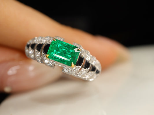 Vintage Panjshir Emerald Ring - A Unique Jewelry Piece