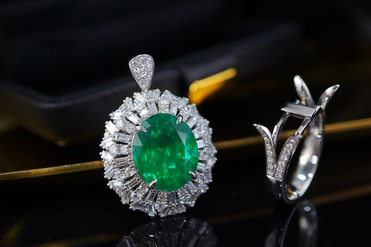 Emerald Pendant/Ring Dual-Purpose Jewelry - Top-Grade Verdant Elegance