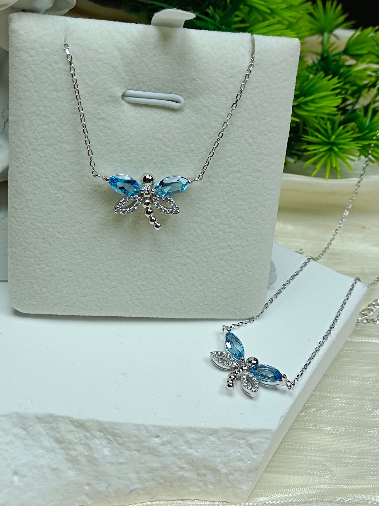 Hieno Sterling Silver 925 Topaz "Dragonfly" -riippuskaulakorulla - Hienoa korukäsityötä