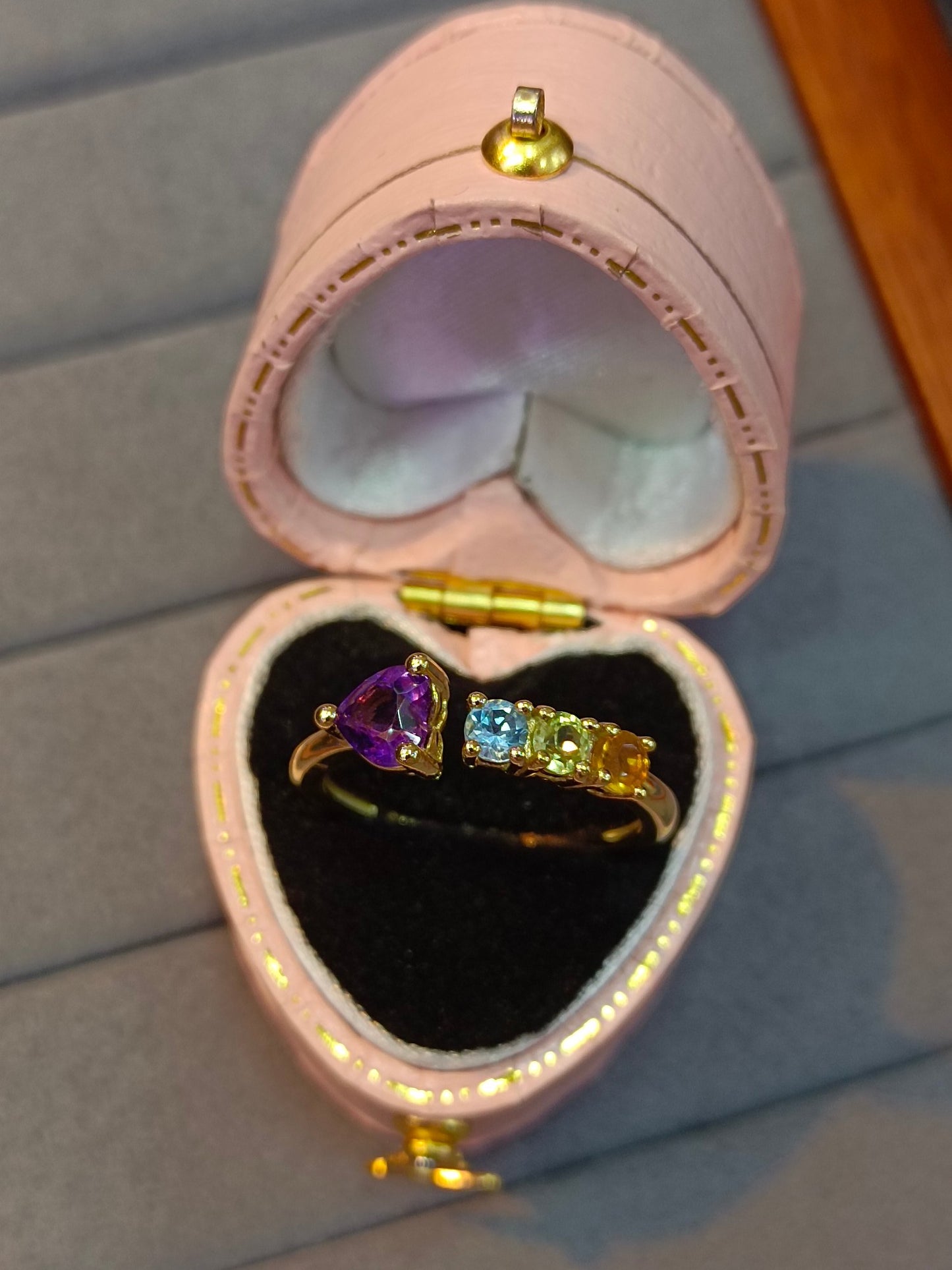 S925 Sterling Silver Heart-Shaped Amethyst Multi-Gem Ring with 18K Gold Craftsmanship