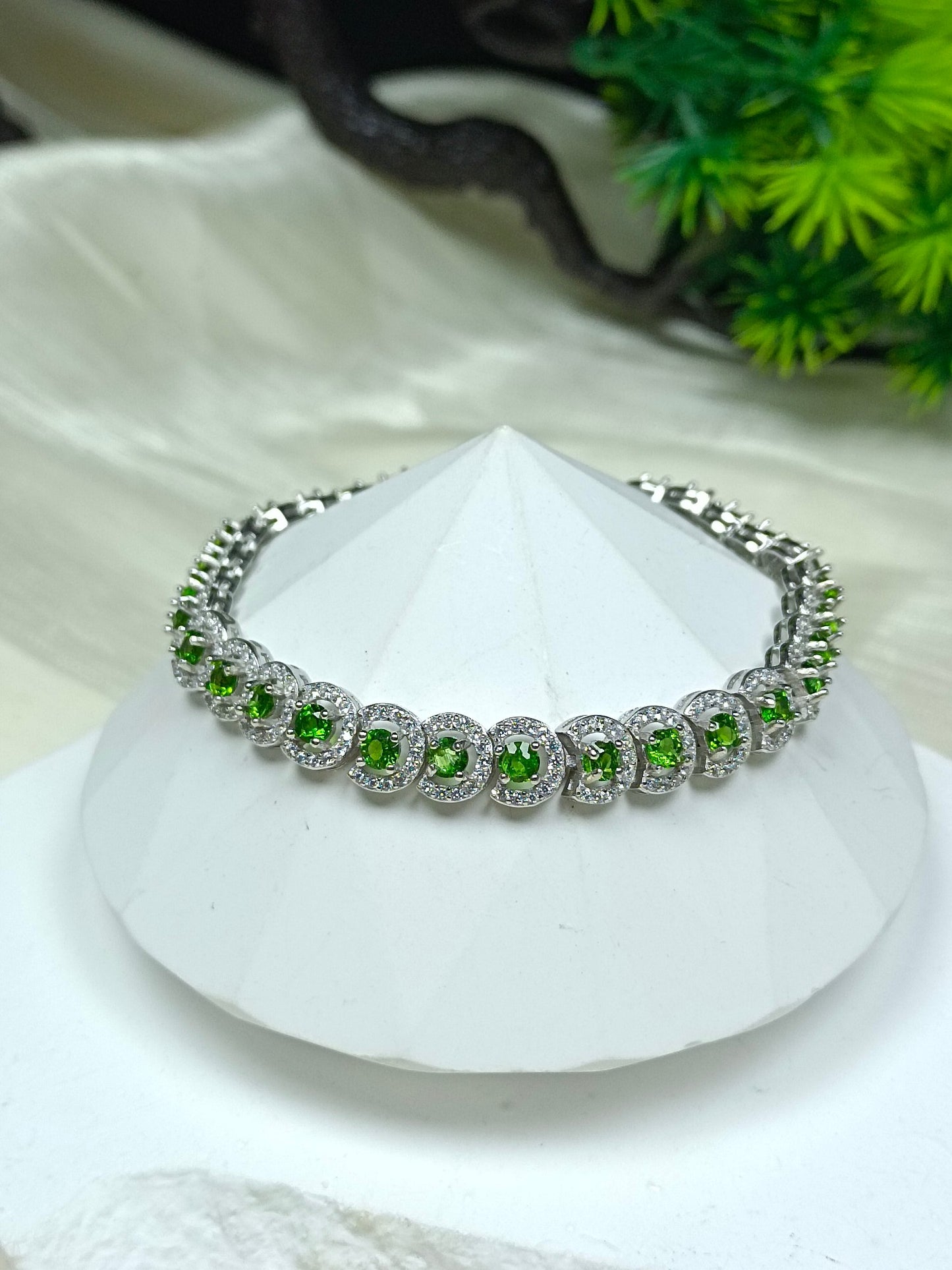 Exquisite S925 Silver Embedded Diopside Luxury Bracelet - Jewelry for Elegance