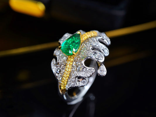 Luxury High-End Emerald Leaf Ring with Full Diamond Embellishment