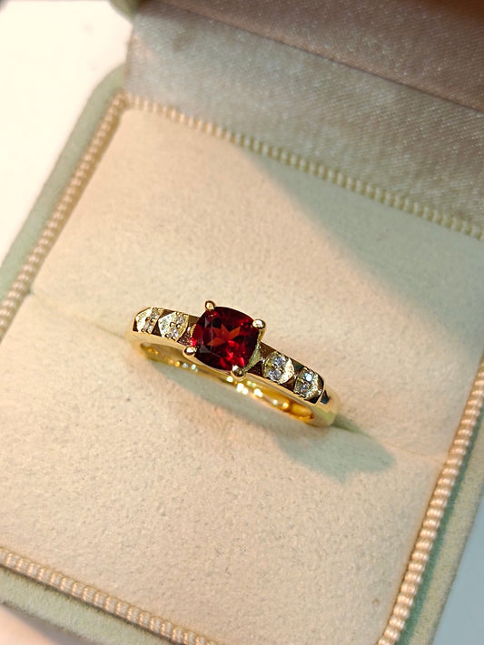 Elegant S925 Silver Princess-Cut Garnet Ring - Adjustable Jewelry