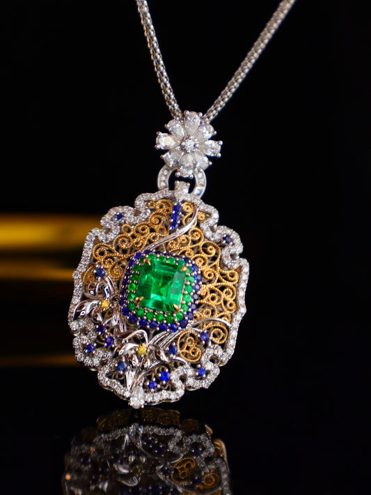 Emerald Pendant in Buccellati Style - A Jewelry Masterpiece