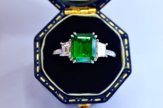 Elegant Three-Stone Vivid Green Emerald Ring - Fine Jewelry