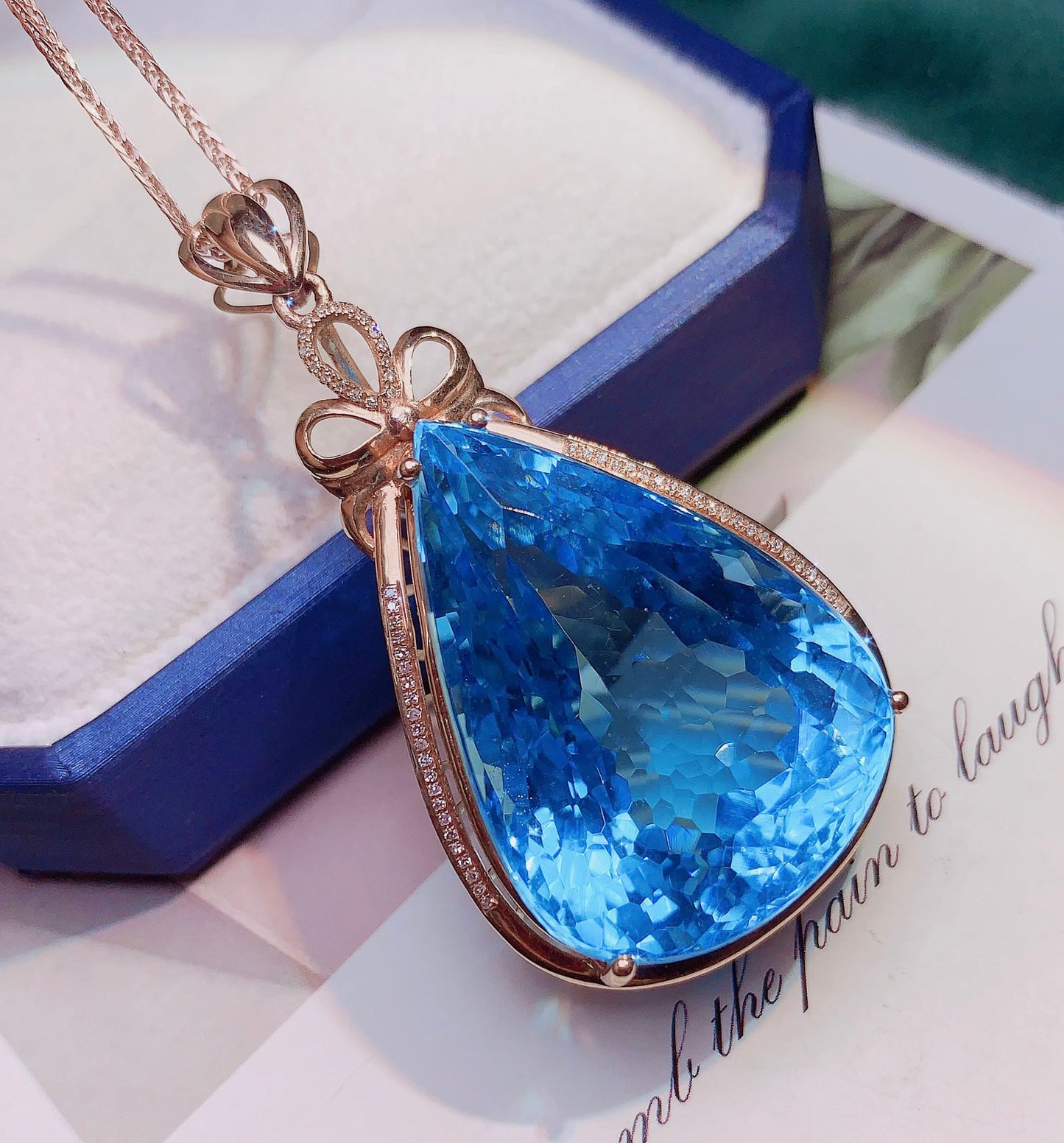 Exquisite Collector's Grade Topaz Pendant Jewelry