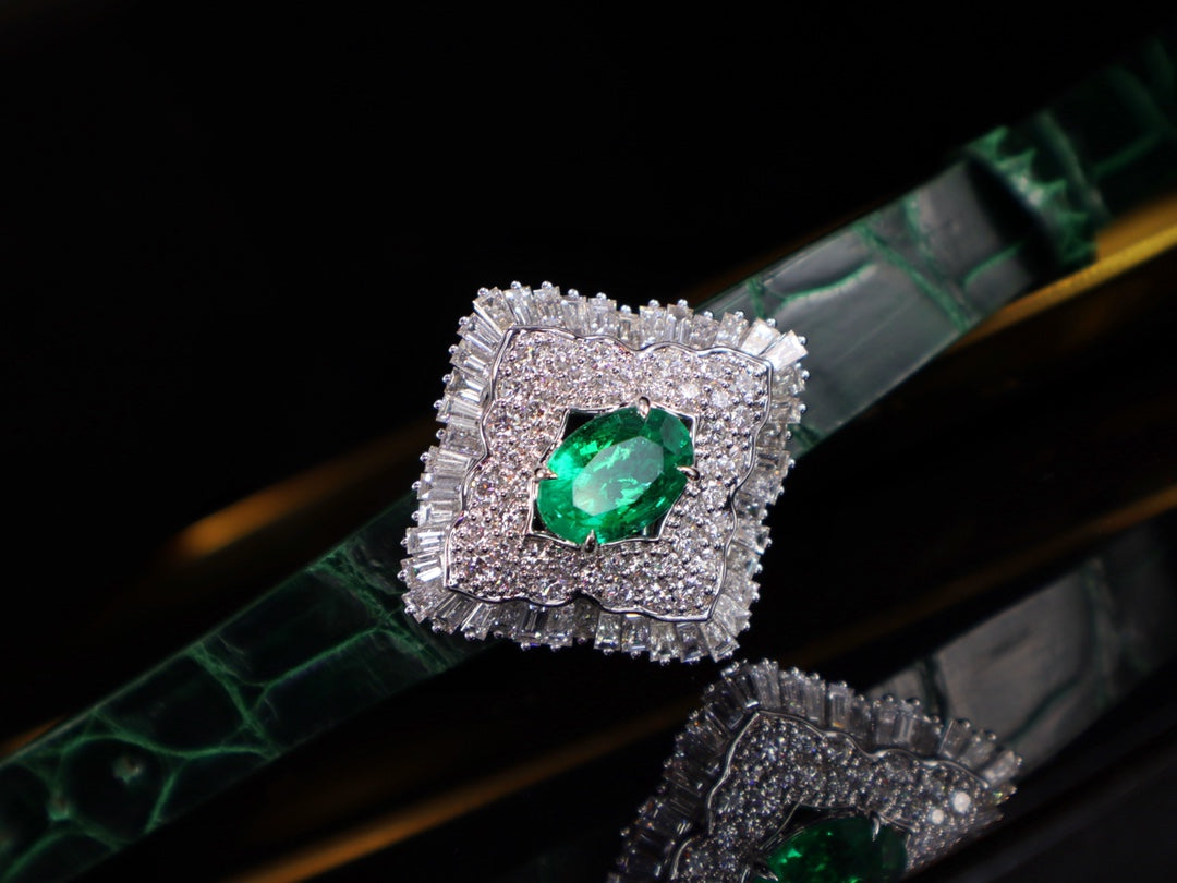 Versatile Emerald Jewelry Piece - A Styling Essential