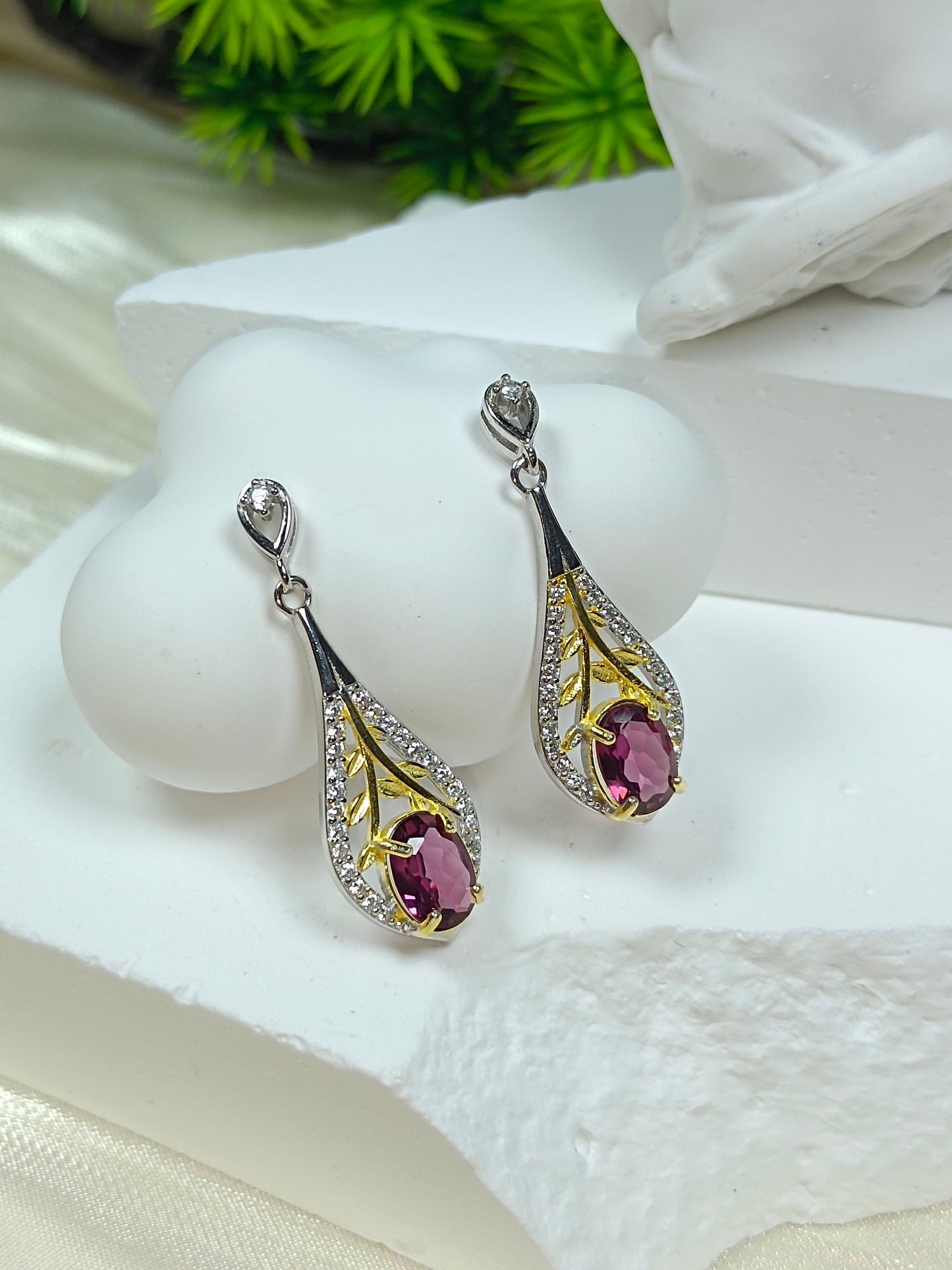 S925 Silver Embedded Garnet Earrings - Elegant Geometric Teardrop Jewelry