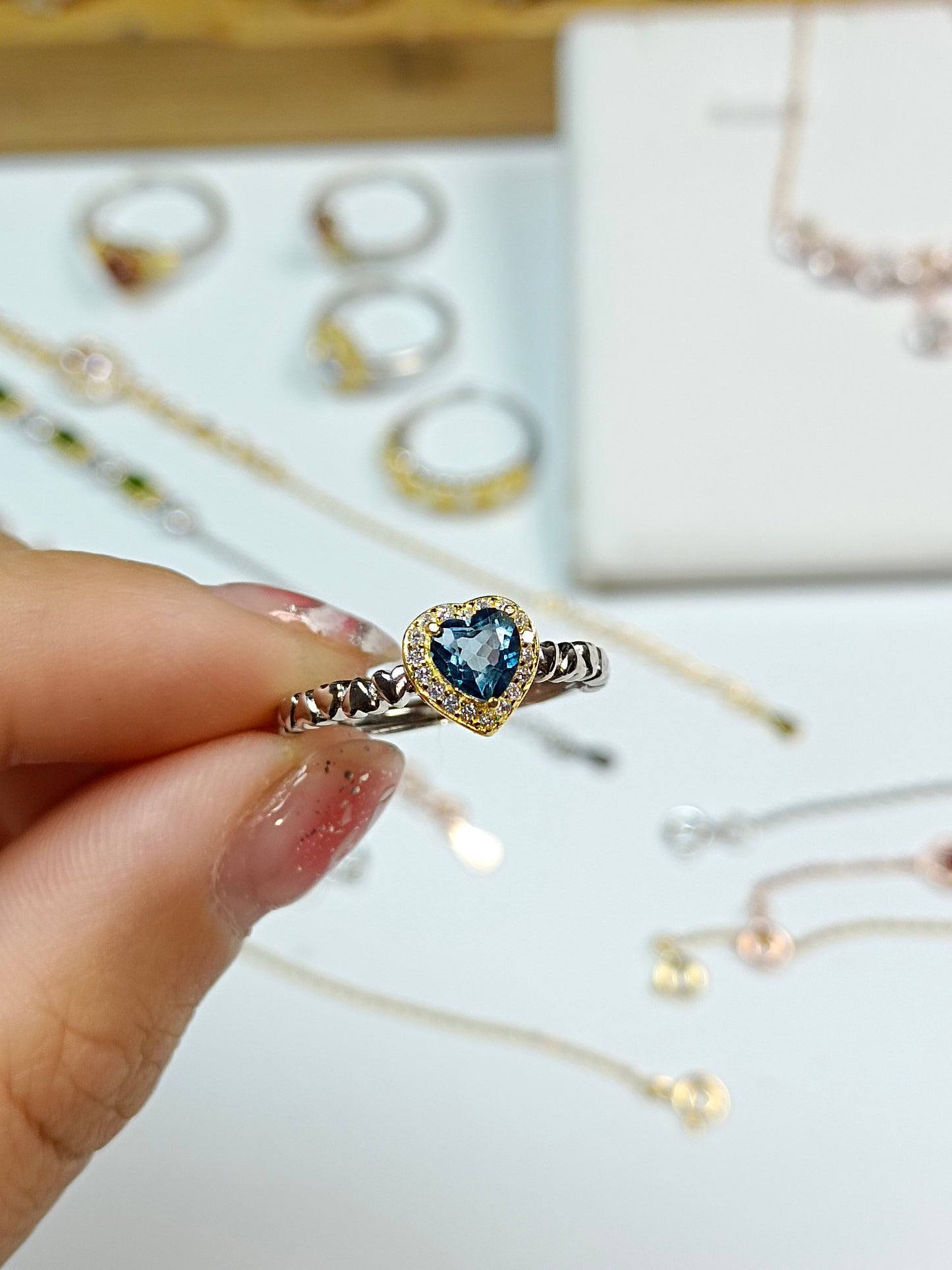 S925 Silver Heart-Shaped Sky Blue Topaz Ring - Minimalist and Versatile Fashion Jewelry