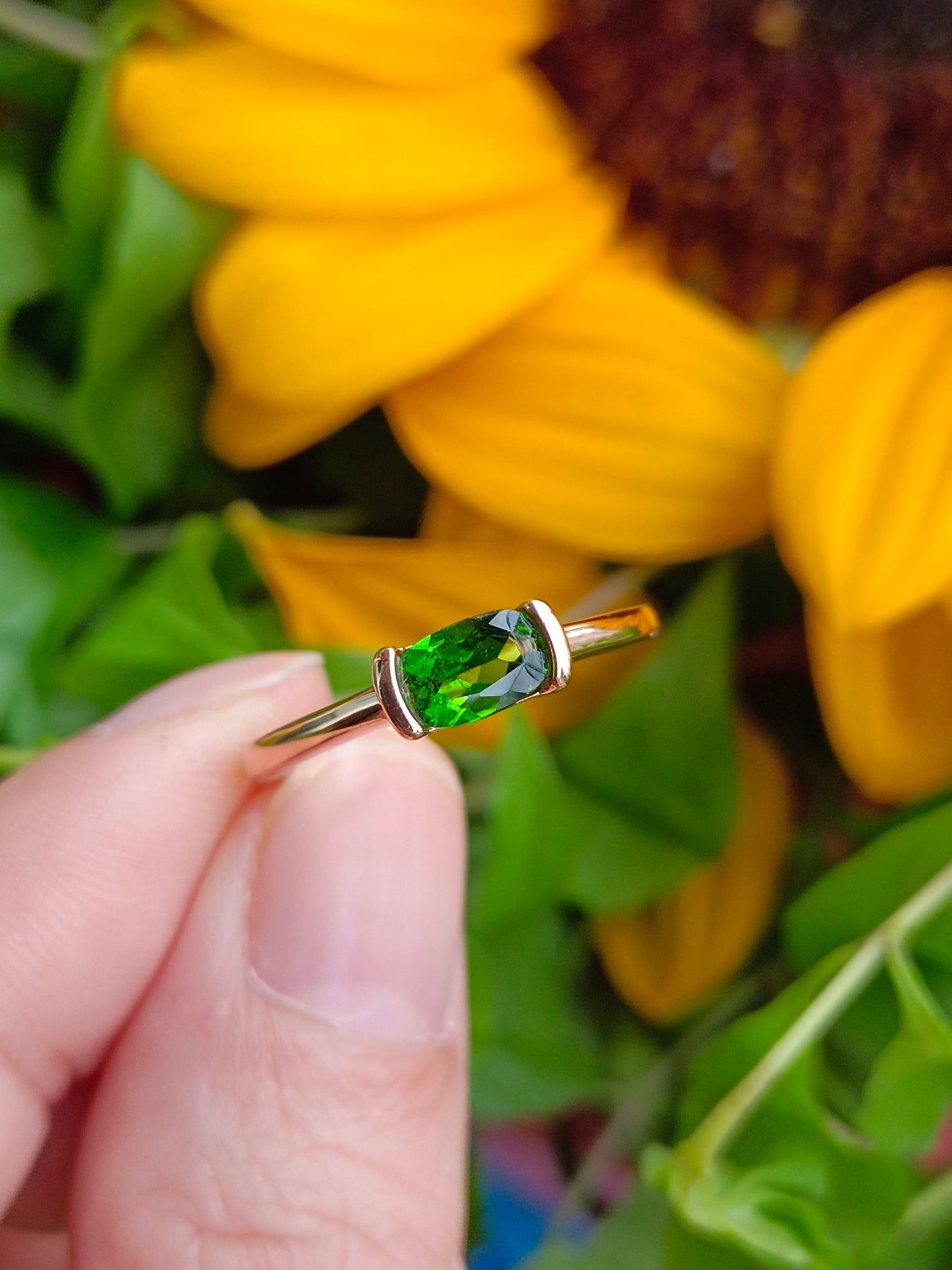 Minimalist Elegance: Natural Diopside Ring in Jewelry Collection