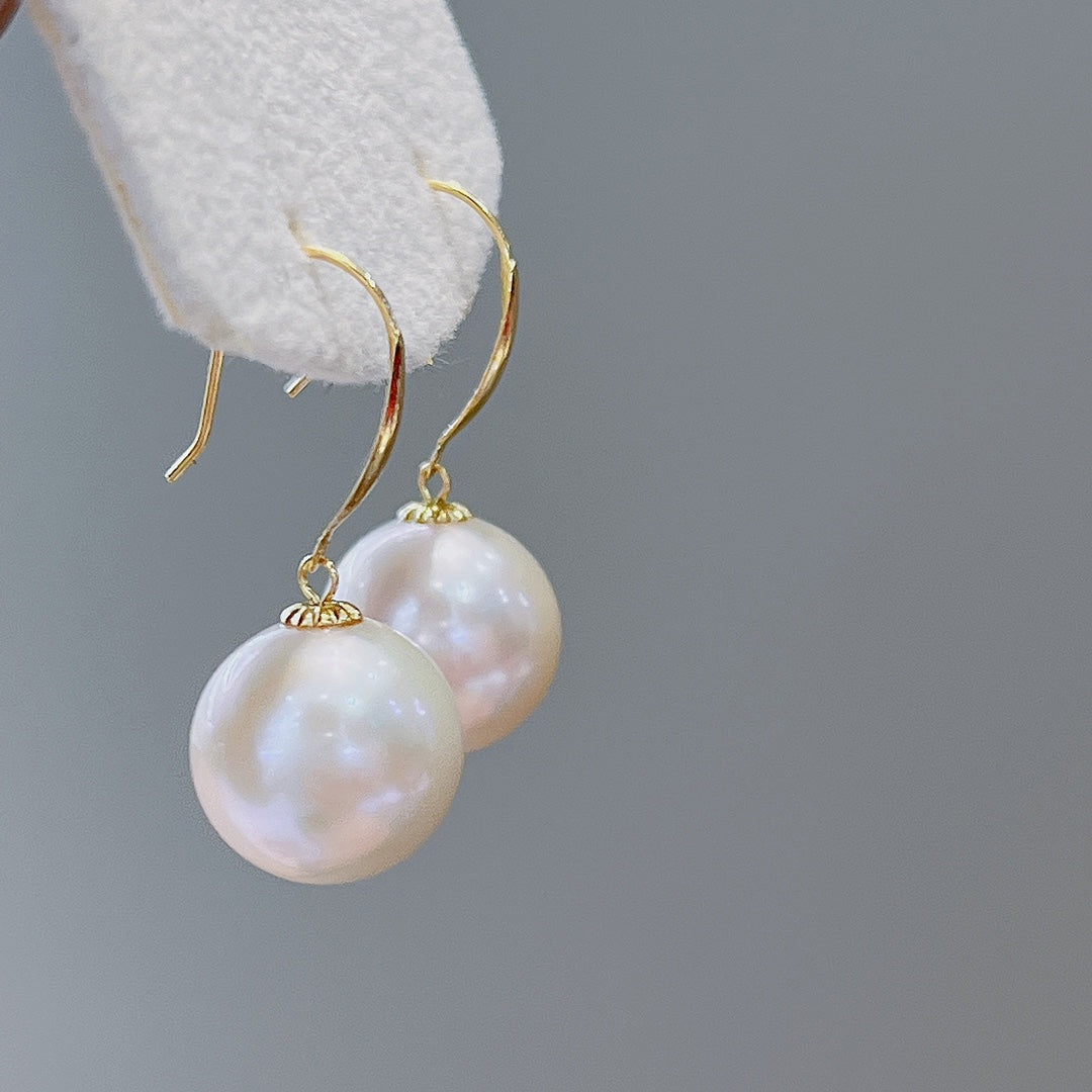 Elegant 18K Gold & Natural Freshwater Pearl Jewelry