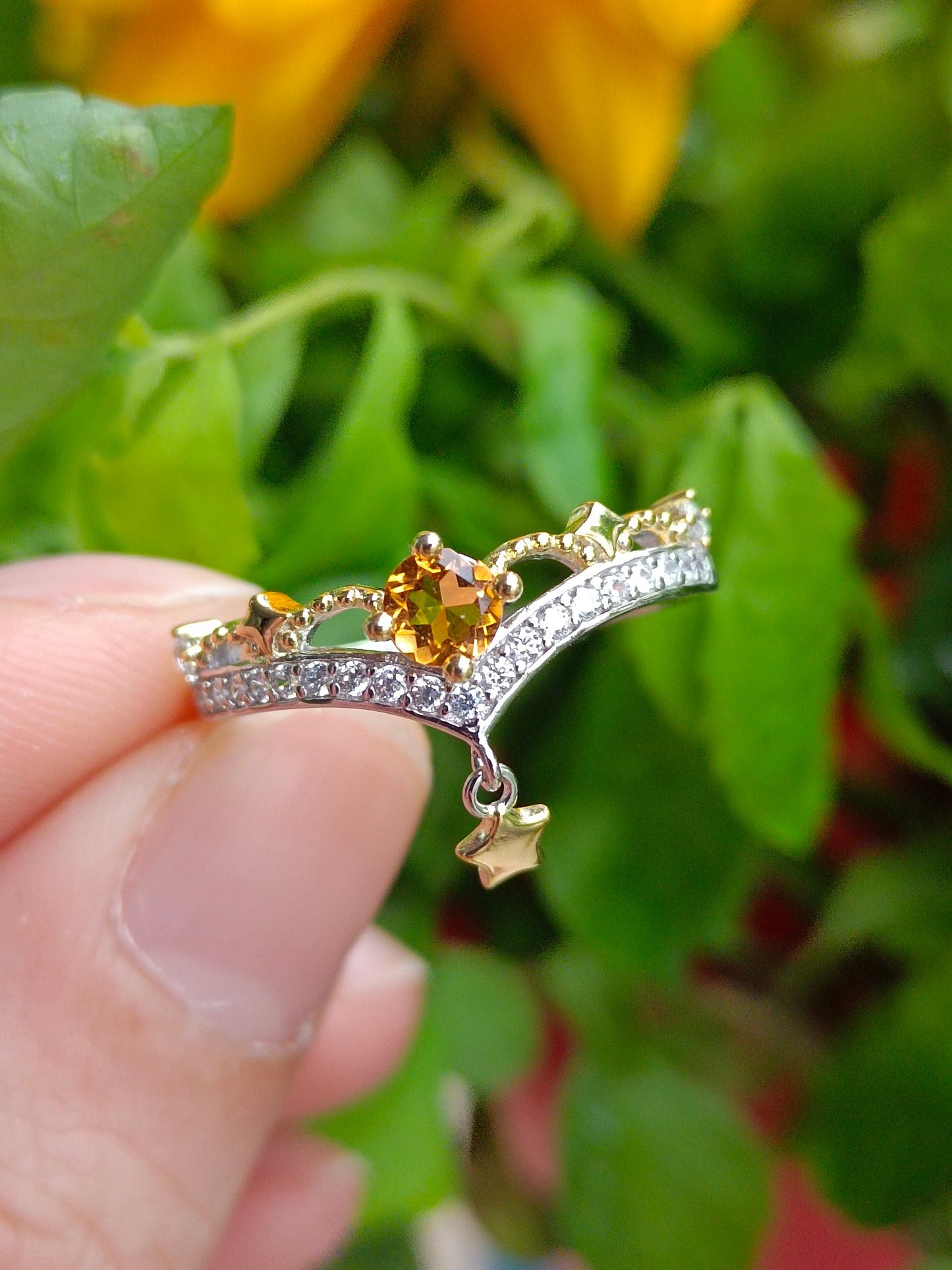 Natural Yellow Crystal Star Ring - Exquisite Jewelry for Every Occasion