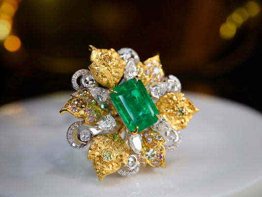 Luxurious Emerald Jewelry Collection - Multifunctional Design