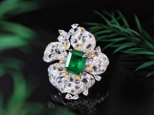 Emerald Jewelry Masterpiece: Vivid 7.11ct Muzo Emerald Ring