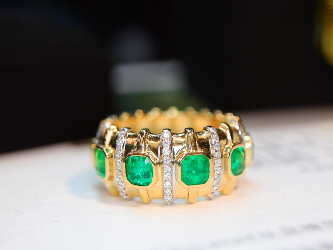 Vintage-Inspired Emerald Cluster Ring with Guild Certificate