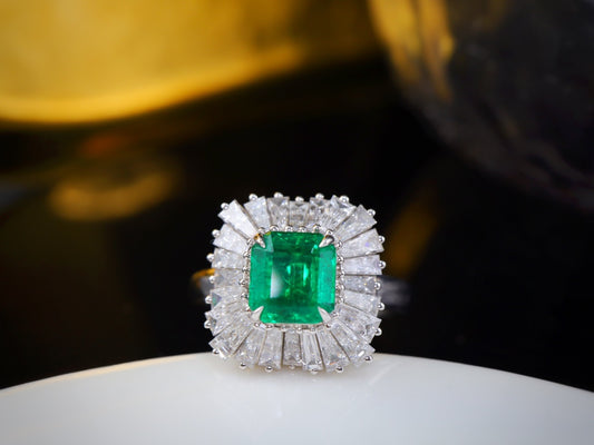 Emerald Ring with Exceptional Sparkle - Premium Jewelry Collection