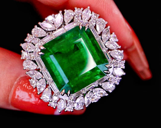 Rare Oil-Free Emerald Jewelry: Luxurious Ring & Pendant Combo