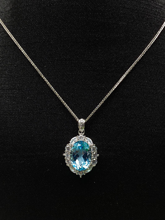 Luxurious Natural Topaz Jewelry Pendant - A Dazzling Necklace for Elegance