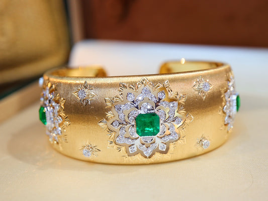 Luxurious Wide-Plate Bucheratti Style Emerald Bracelet - Jewelry Gem