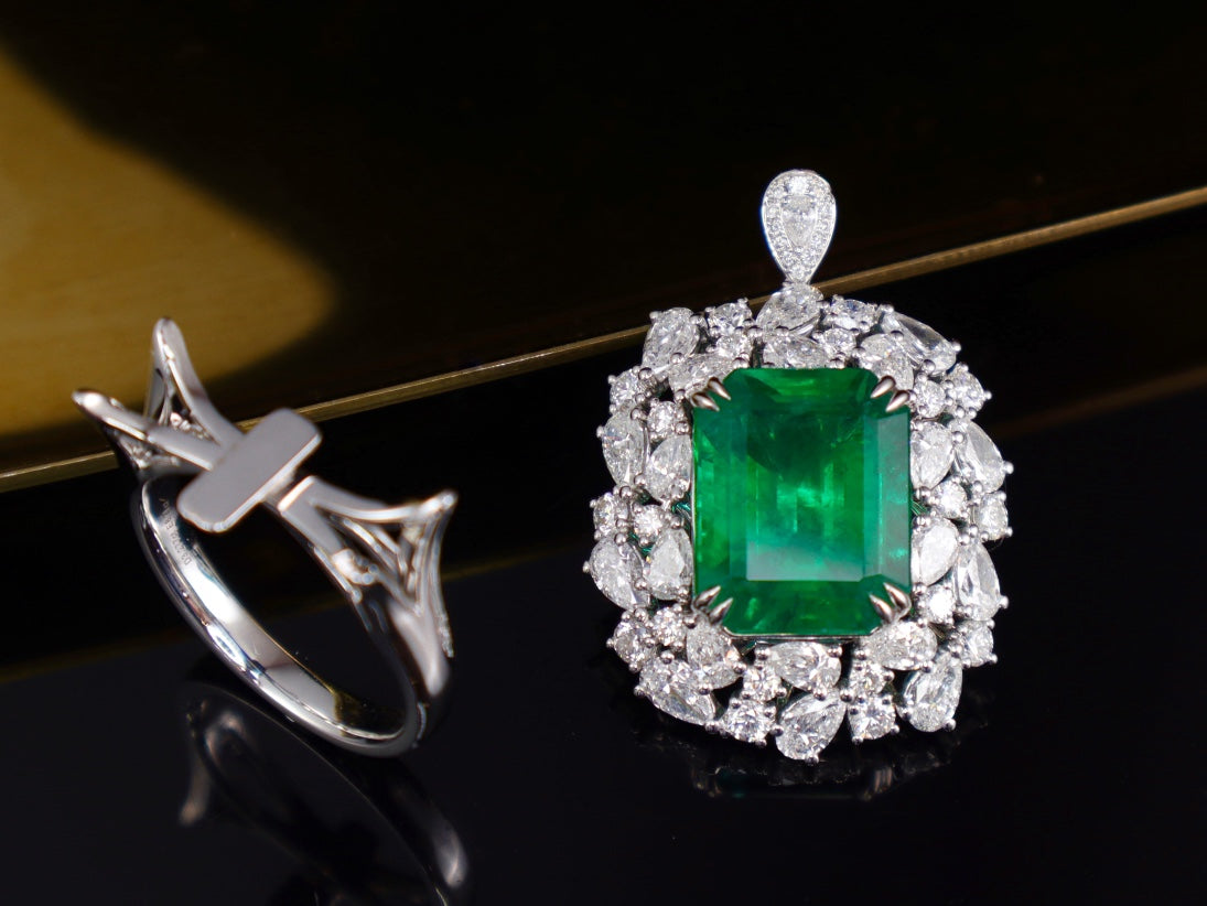 Emerald Pendant/Ring Convertible Jewelry - Vivid Green with International Certificate