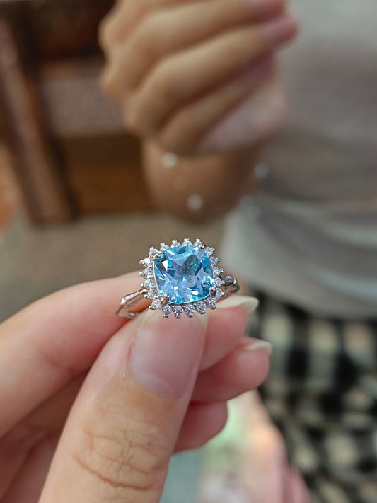 Exquisite Natural Topaz Ring - A Must-Have Jewelry Piece