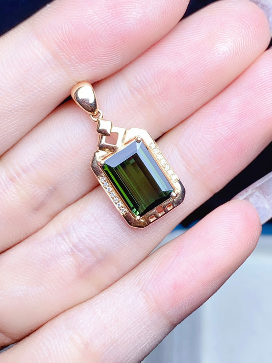 Natural Tourmaline Pendant Jewelry with 18K Gold and Diamond Embedding