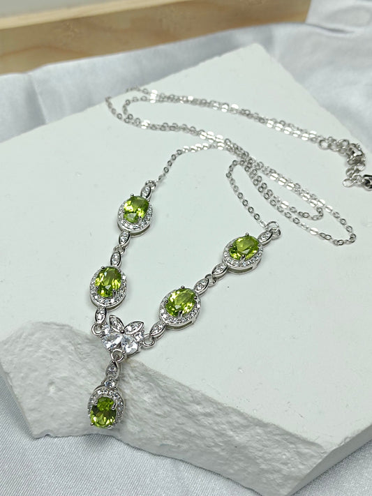 S925 Silver Embedded Peridot Luxury Necklace - Exquisite Jewelry