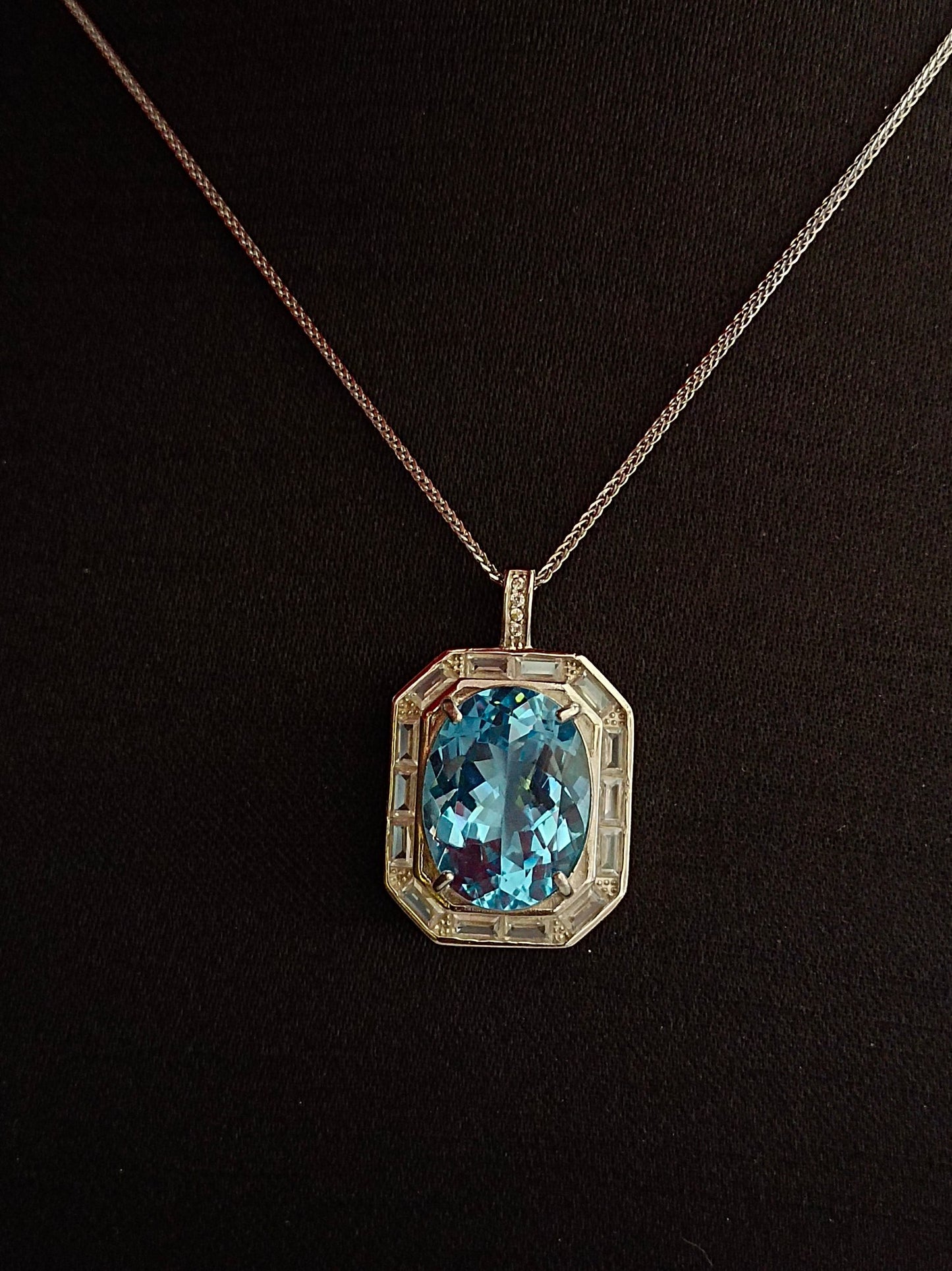 Exquisite Natural Topaz Luxury Pendant - A Jewelry Must-Have