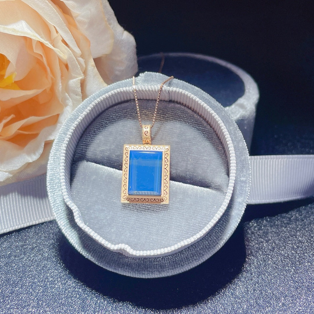 Umarmen Sie jeden Tag mit Freude 💛 - Anhängerschmuck aus 18 Karat Gold mit eingebettetem dominikanischen blauen Bernstein