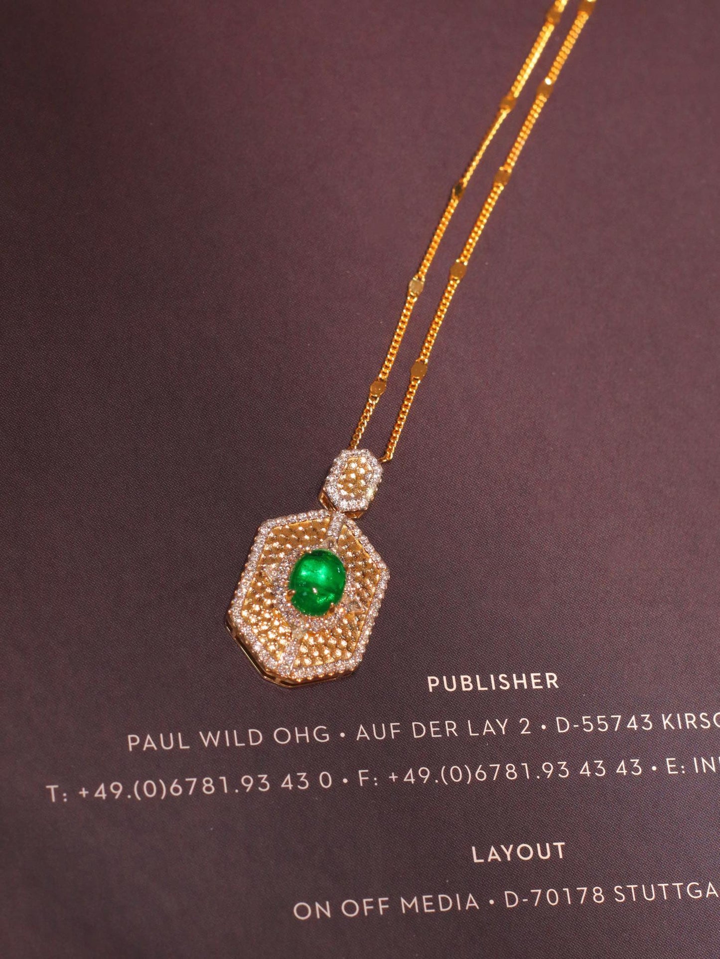 Exquisite潘杰希尔祖母绿吊坠Jewelry - A Sparkling Elegance