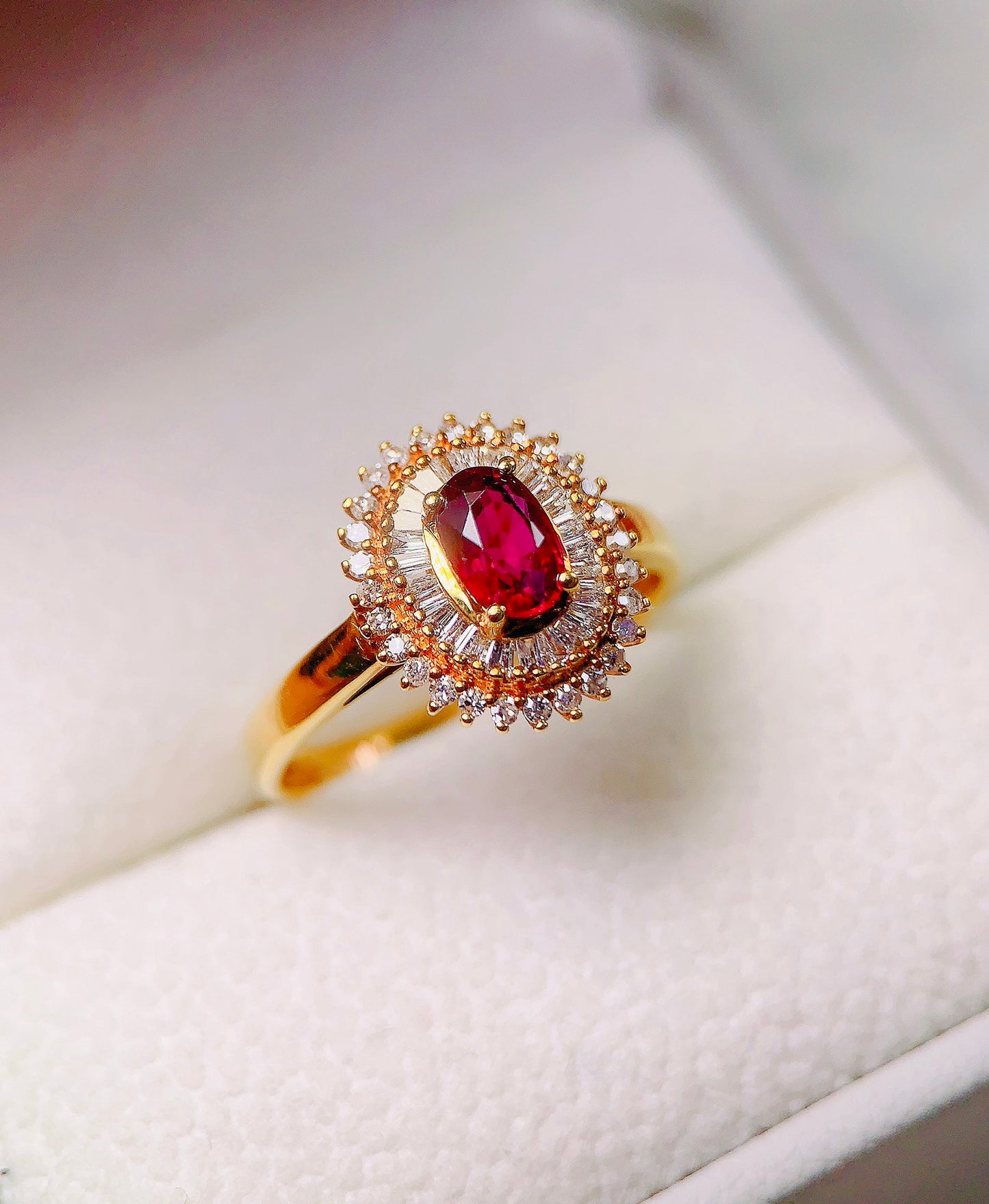 18K Gold Diamond and Ruby Ring - Classic Dai Fei Style Jewelry